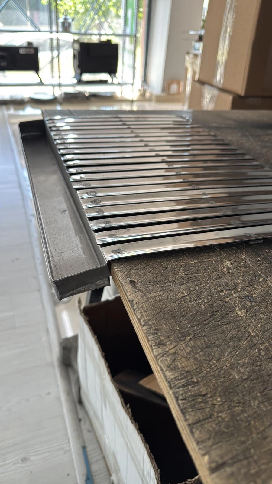 Oluklu Izgara Yağdanlıklı, 430 Kalite Paslanmaz Çelik 1.2mm Kalınlık